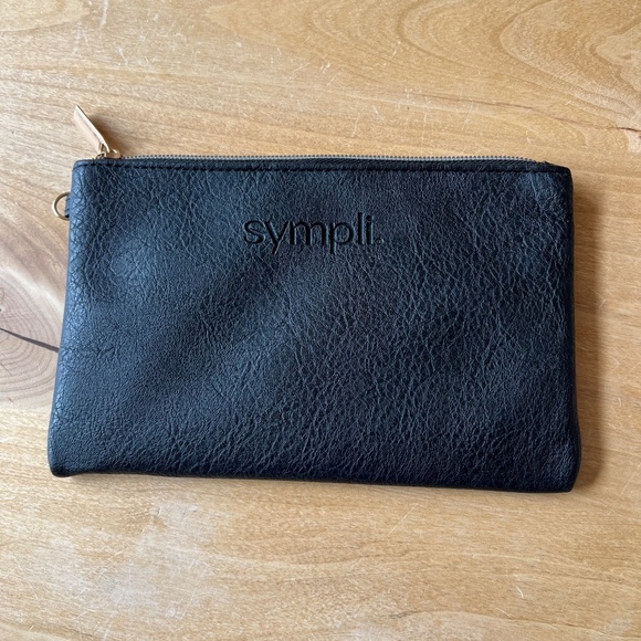 SYMPLI LEATHER POUCH BLACK ZIP TOP COMPACT TRAVEL VACATION OFFICE CASUAL CHIC - Picture 1 of 8